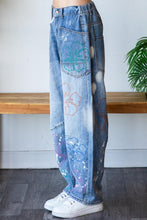 Load image into Gallery viewer, O&amp;H Artistic Flower Embroidered Washed Denim Jeans
