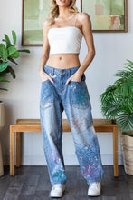 Load image into Gallery viewer, O&amp;H Artistic Flower Embroidered Washed Denim Jeans
