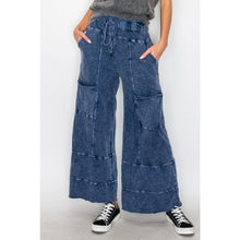 Load image into Gallery viewer, Mineral Wash Wide Leg Cropped Pants
