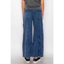 Load image into Gallery viewer, Mineral Wash Wide Leg Cropped Pants
