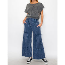 Load image into Gallery viewer, Mineral Wash Wide Leg Cropped Pants
