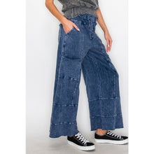 Load image into Gallery viewer, Mineral Wash Wide Leg Cropped Pants
