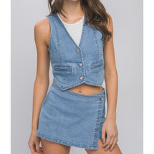 Load image into Gallery viewer, Untamed Denim Button Down Vest
