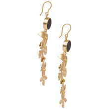 Load image into Gallery viewer, Dainty Flower Earrings
