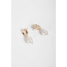 Load image into Gallery viewer, Pearl Earrings
